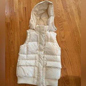 (SOLD) GAP Down Puffer Vest- Fabulous!!